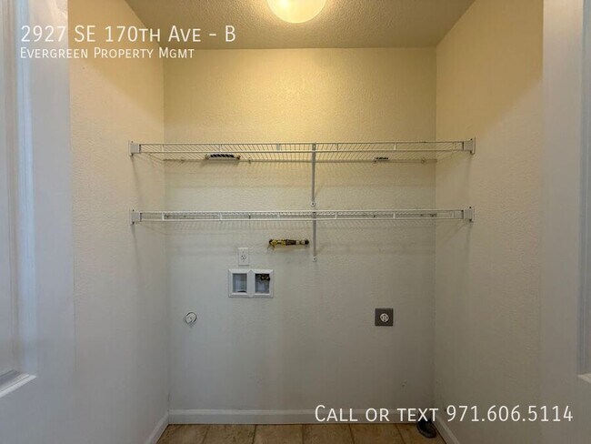 Building Photo - 2927 SE 170th Ave