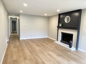 Building Photo - 9031 5th Pl W