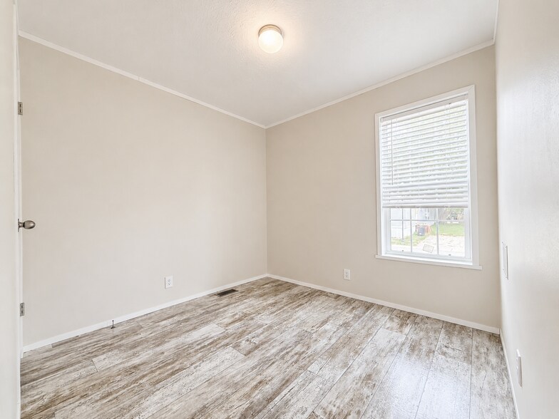 Building Photo - 11708 Cascade Cir