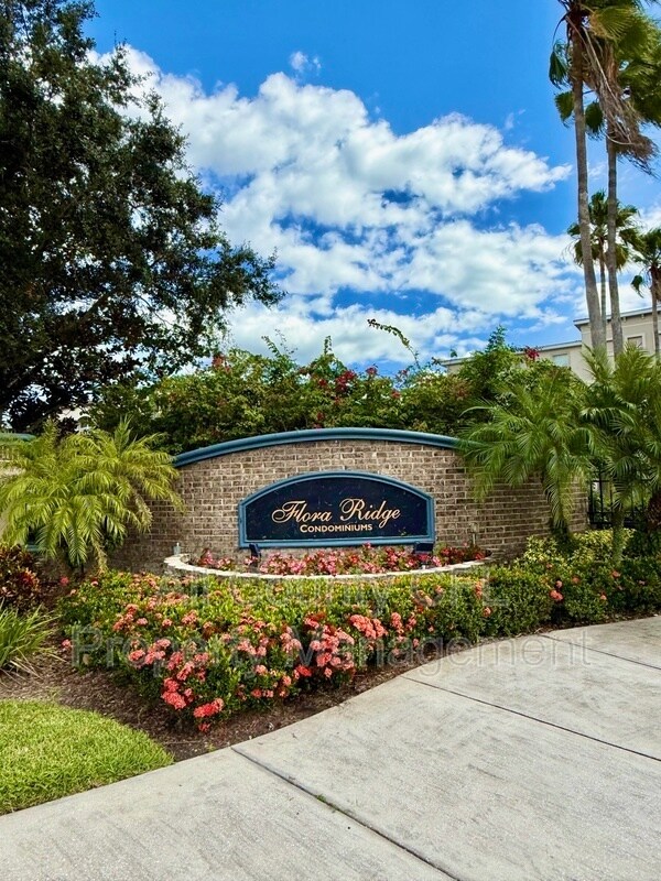 Building Photo - 3000 Laurel Park Ln