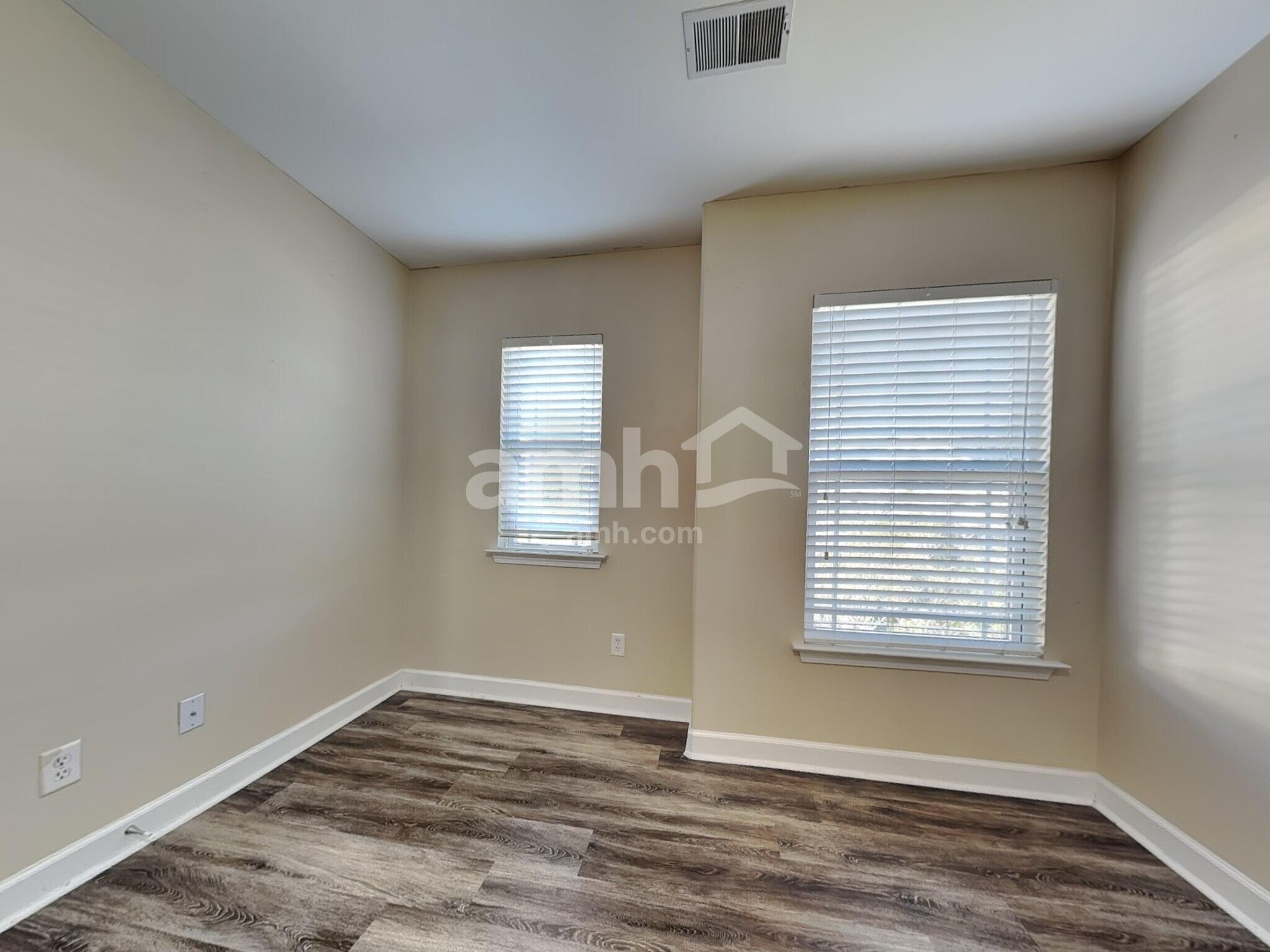 Building Photo - 35 Summer Hill Ct