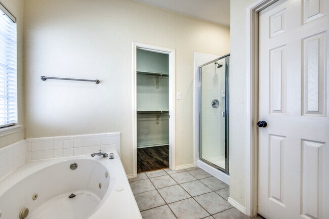 Building Photo - 5121 Timber Park Dr