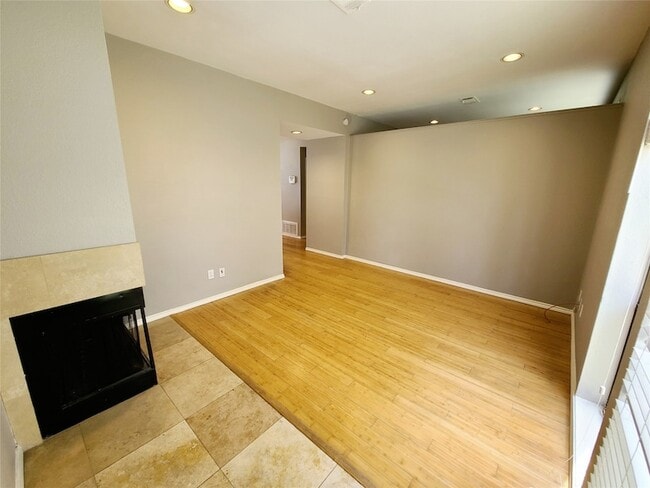 Building Photo - 2002 N Fitzhugh Ave