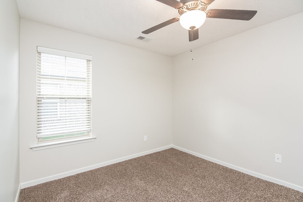 Building Photo - 9426 Darren Cir S