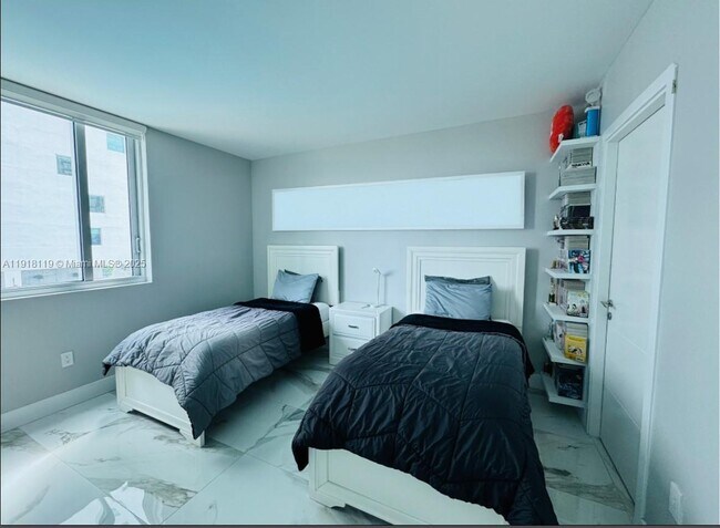 Building Photo - 55 SE 6th St