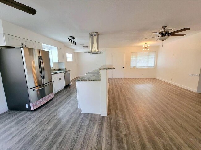 Building Photo - 5622 63rd Way N