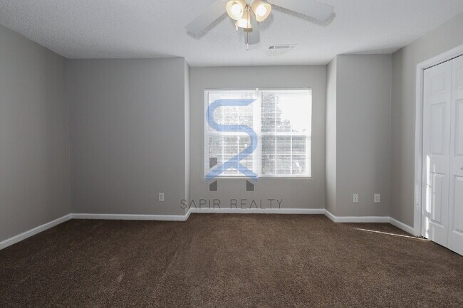 Building Photo - Move in before November 30th and get $100 ...