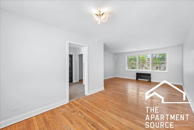 Building Photo - 2717 W Berwyn Ave