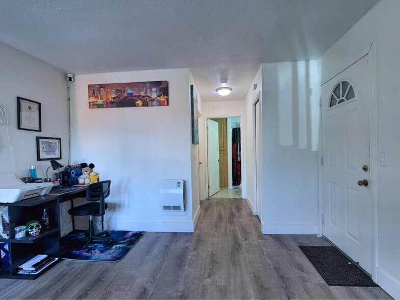 Building Photo - 1627 Pentecost Way