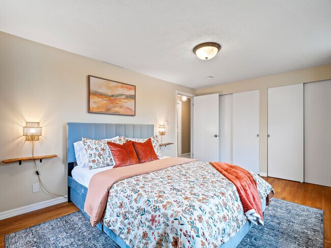 Building Photo - 32071 Lake Rd