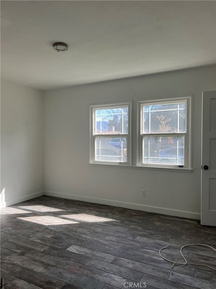 Building Photo - 2588 Genevieve St N