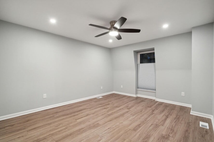 Building Photo - 3333 Comly Rd