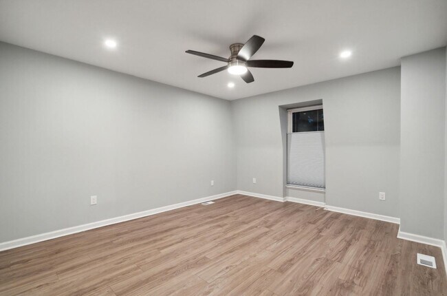 Building Photo - 3333 Comly Rd