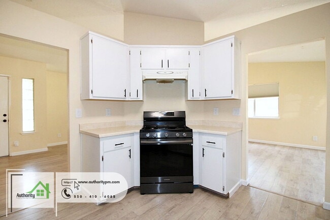 Building Photo - 1722 Almaden Dr
