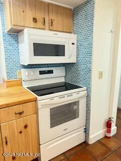 Building Photo - 1565 Le Baron Ave