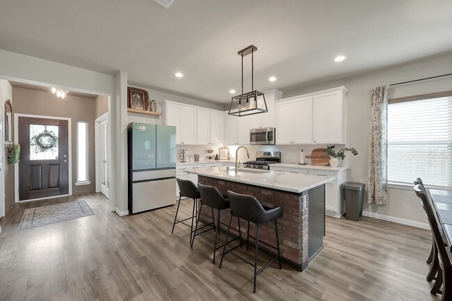 Building Photo - 679 Red Elm Ln