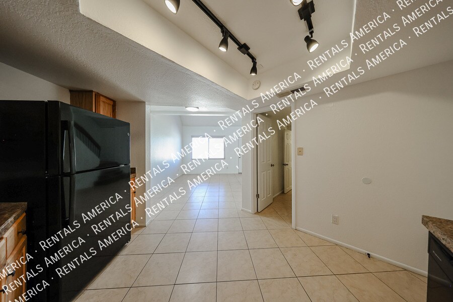 Building Photo - 4120 W Calavar Rd