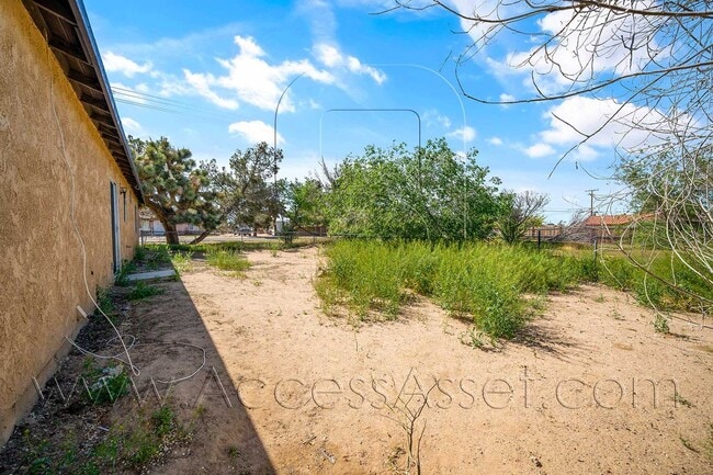 Building Photo - Single-Story 3BR Home with Garage & Fully Fenced Yard