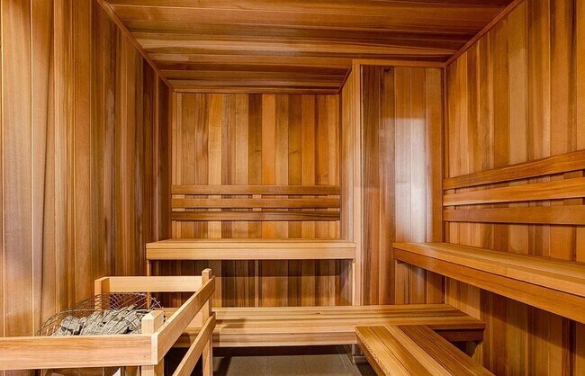 Building Photo - Great Townhouse in Windsor