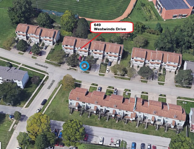 Building Photo - $1,435 | 2 Bedroom + Bonus Room, 1.5 Bathroom Town Home | No Pets | Sublease* | Available for Aug...