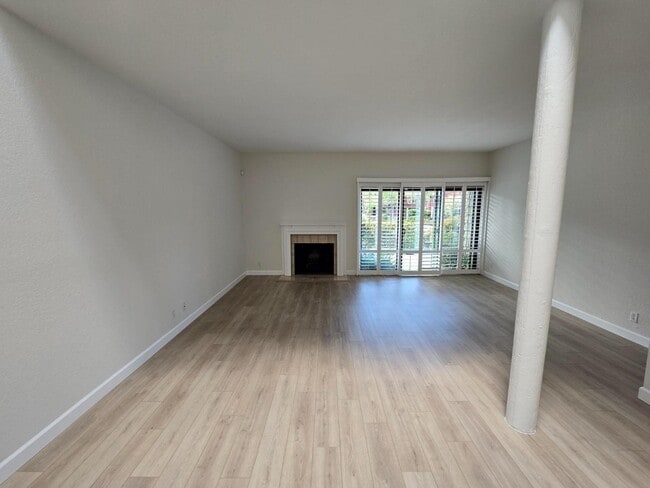 Building Photo - 119 Harbor Seal Ct