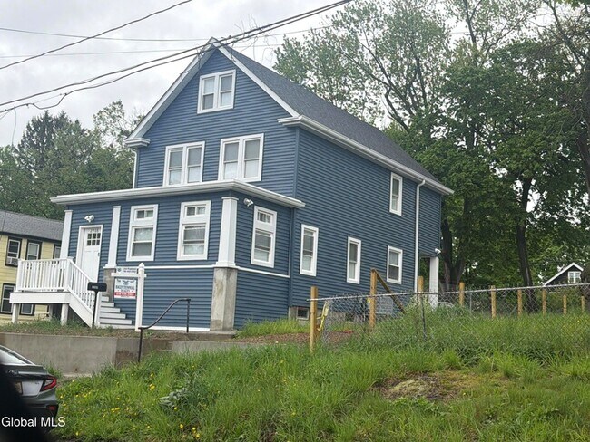 Building Photo - 2208 12th St