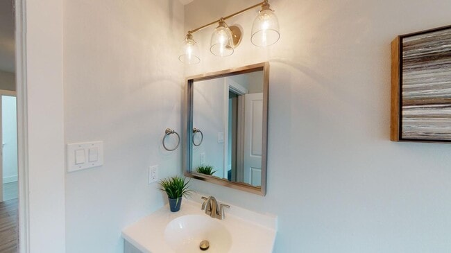 Building Photo - Spacious 5-Bed, 4-Bath Single Family Home with En Suite in Dallas ($500 Off First Month's Rent)