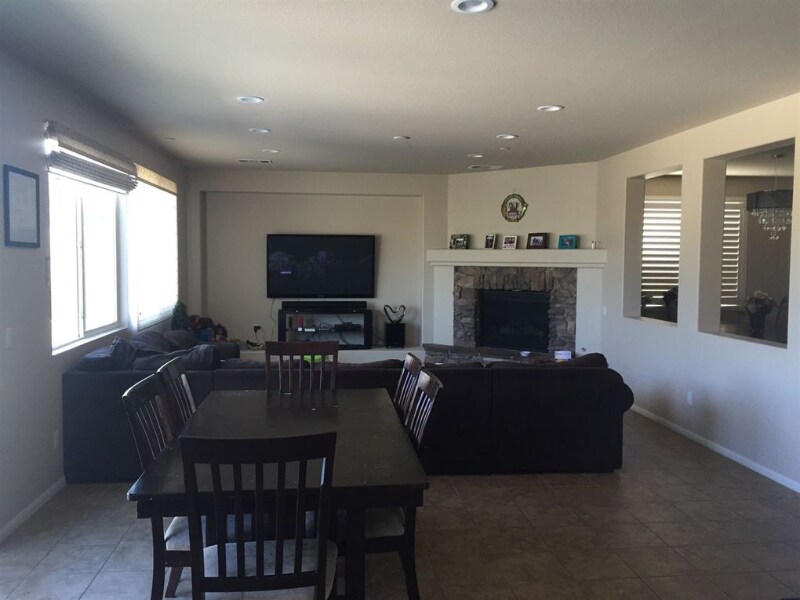Building Photo - 1049 Stratton Dr