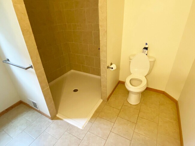Building Photo - 2-Bedroom, 1-Bath Ranch Style Home - ADA Compliant, Hardwood Floors, & Fenced-In Yard
