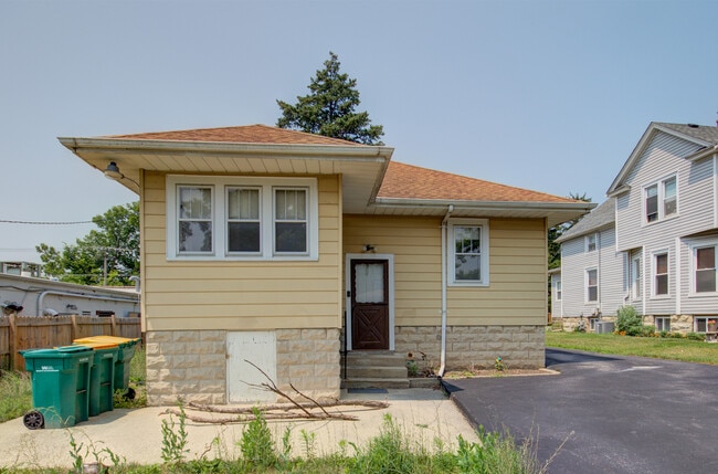 Building Photo - 1116 Richards St