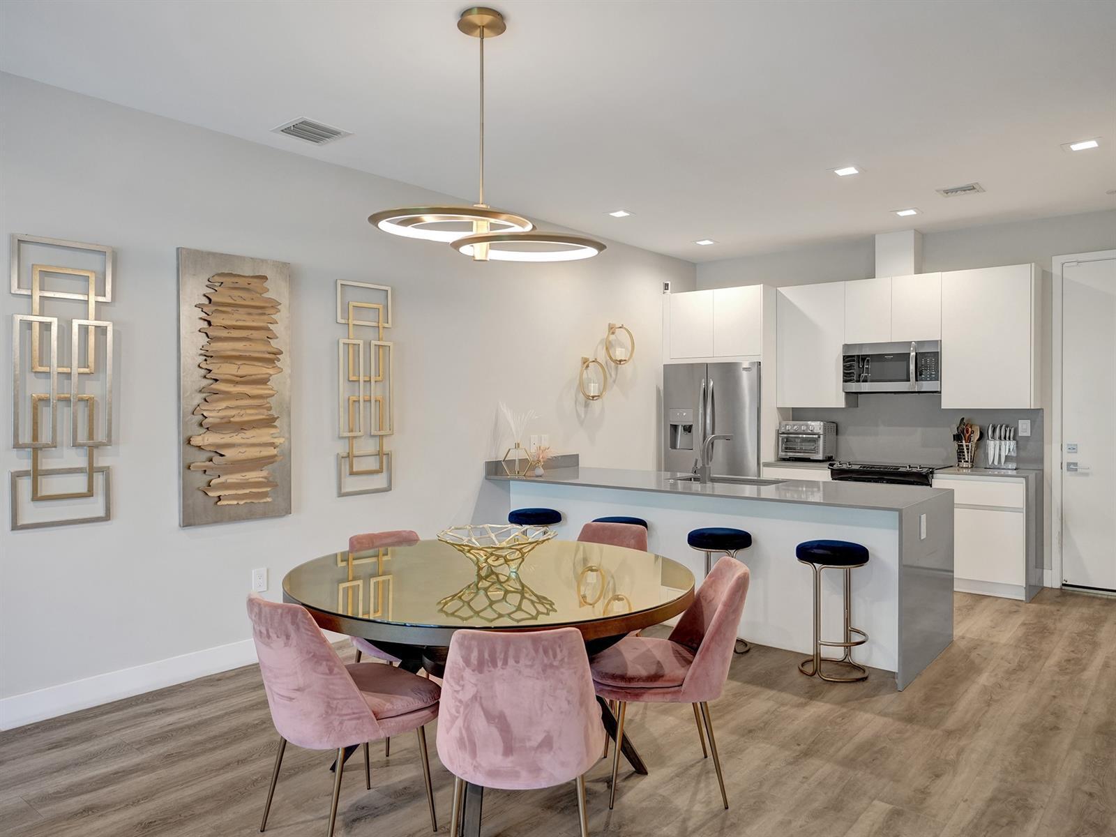 Building Photo - 1604 SW 4th Ave