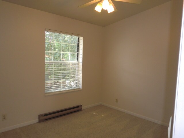 Building Photo - 3200 Azalea Dr