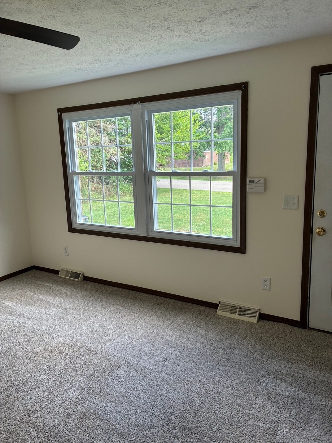 Building Photo - 2934 Thackeray Ave NW