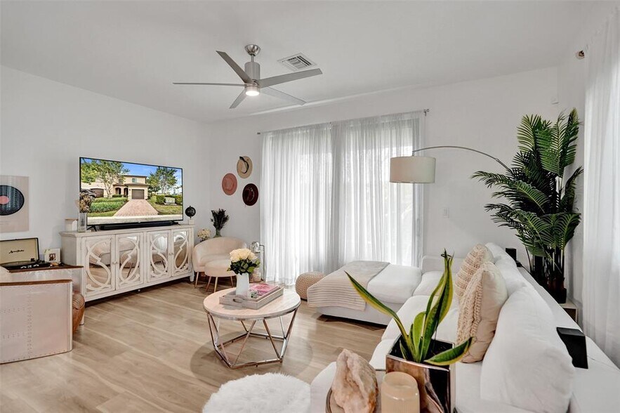 Building Photo - 4234 N Dixie Hwy