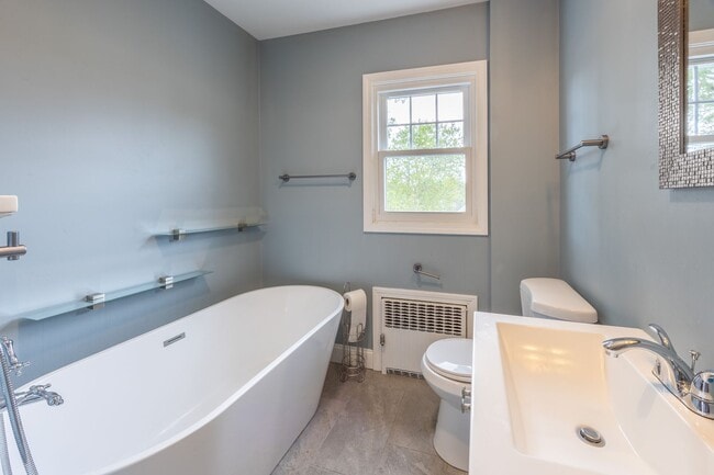 Building Photo - Charming 3-Bedroom Home in the Heart of Sp...