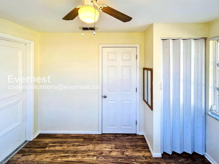 Building Photo - 3600 Berkshire St