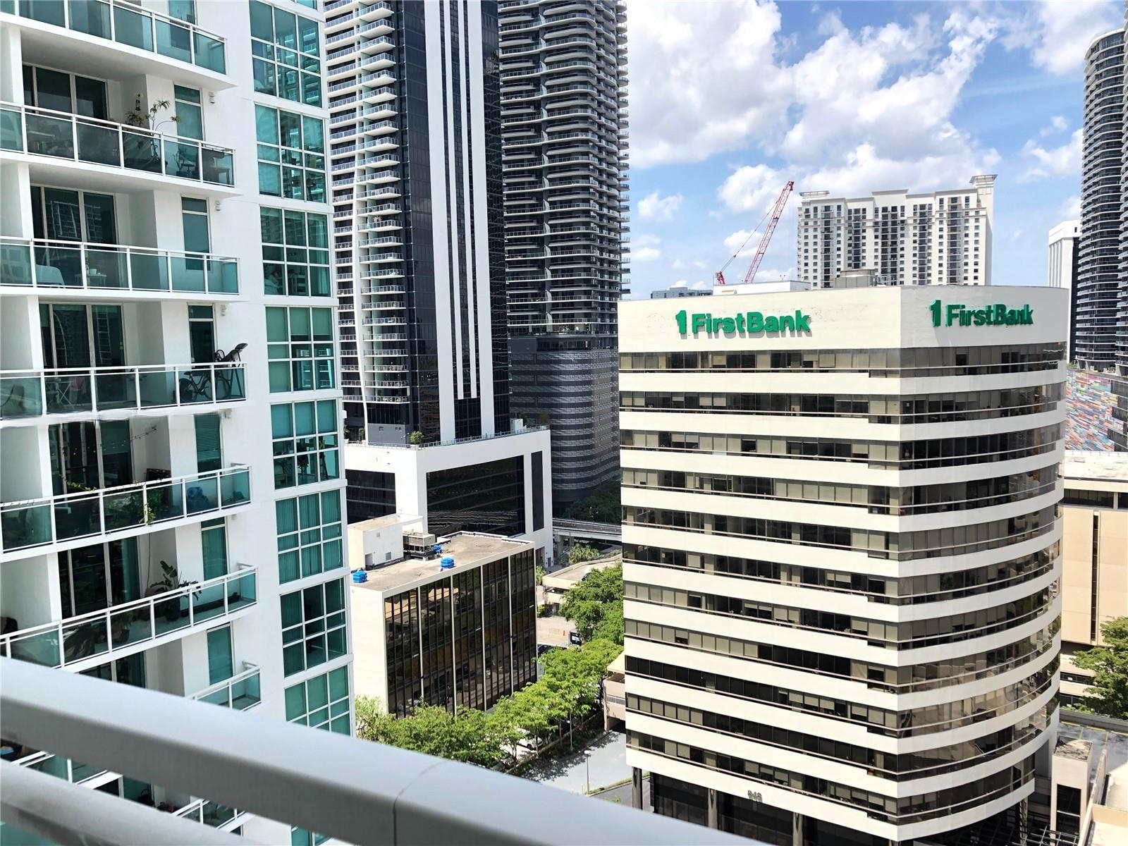 Building Photo - 950 Brickell Bay Dr