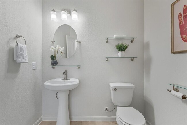 Building Photo - 13313 Harry S Truman Dr