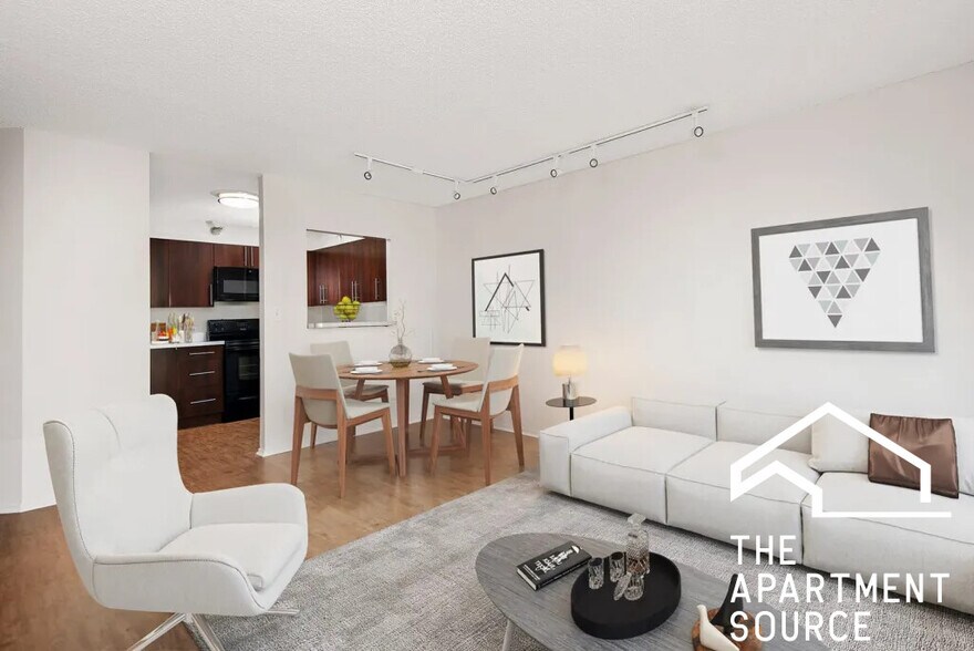 Building Photo - 1000 N La Salle Dr