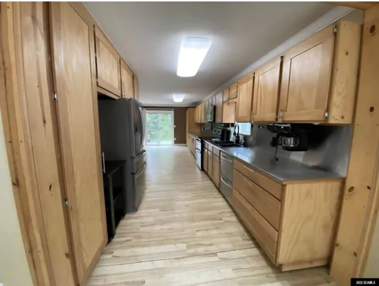 Building Photo - 759 Deermount St