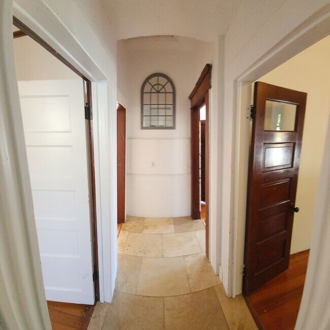 Building Photo - Islay Street  770-774