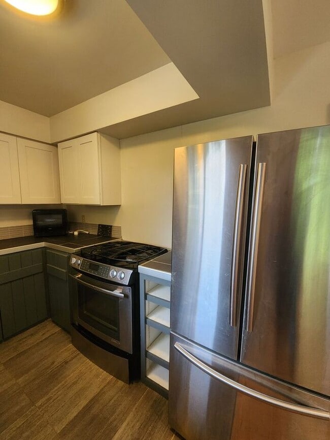 Building Photo - North Asheville Rental!