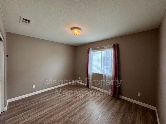 Building Photo - 35889 Wolverine Ln