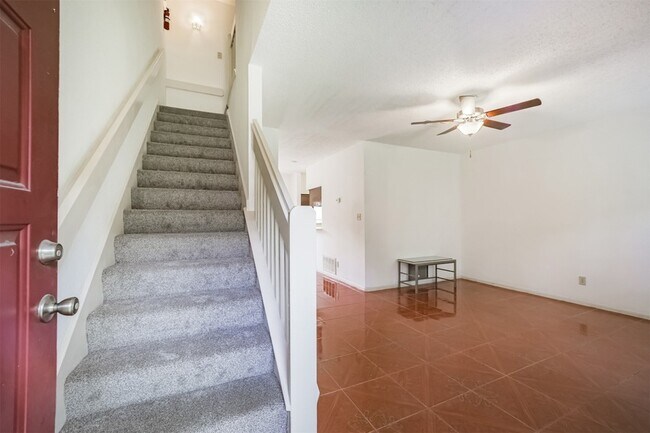 Building Photo - 12500 Brookglade Cir