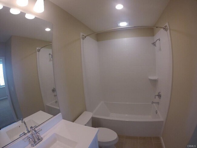 Building Photo - 2bd/2.5ba two car garage end unit condo in Orchard Hill Irvine for rent