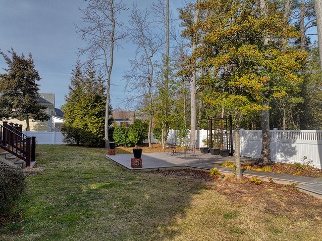 Building Photo - 135 Cornwall Rd