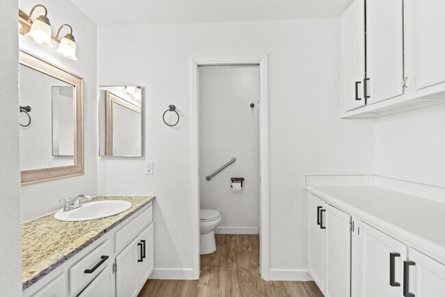 Building Photo - "Charming 3-Bedroom Townhouse Oasis with 2 Full Baths in Las Vegas – 1220 Sq Ft of Comfortable Li...