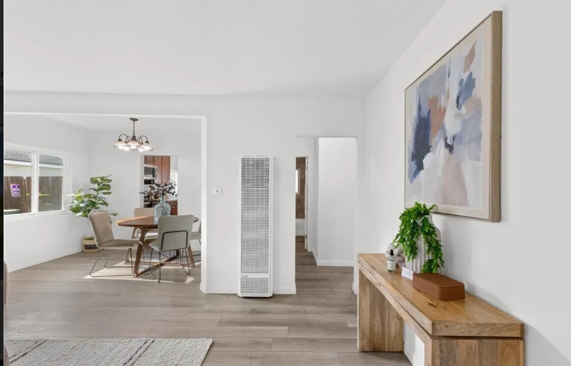 Building Photo - 1410 S Olive St