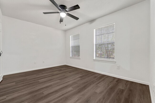 Building Photo - 1502 Mabry Mill Rd