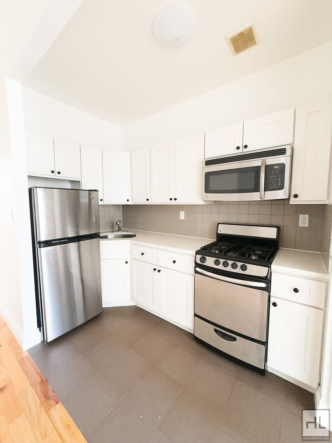 Building Photo - HARMAN STREET / Amazing Bushwick 1-Bed (2-...